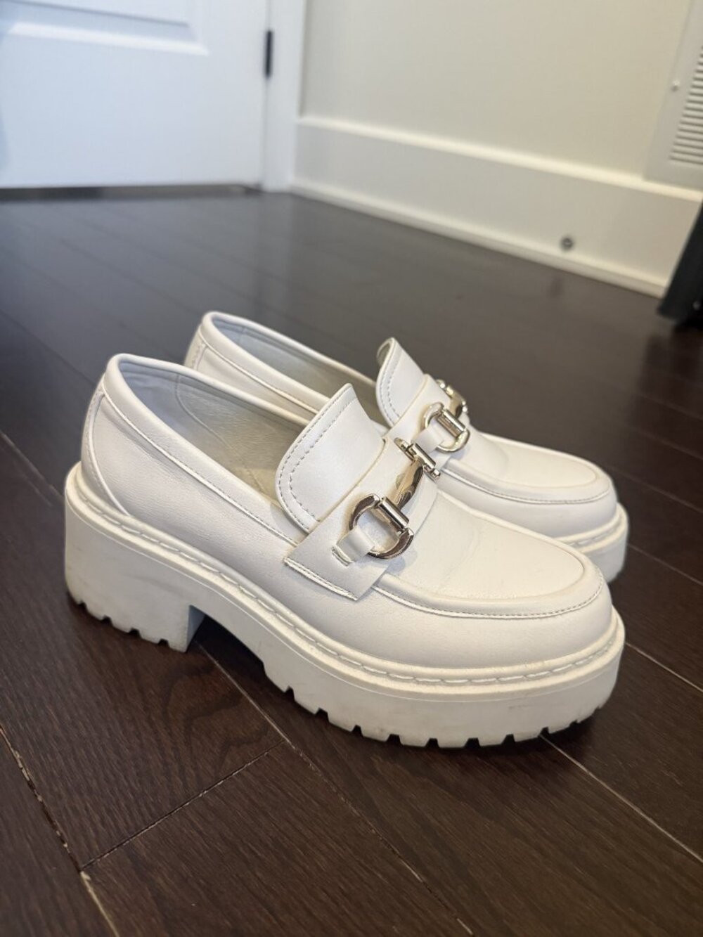 Steve Madden White Chunky Platform Lug Sole Loafers Gold Horsebit Size 6